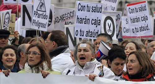 Protestan en España contra privatización de la sanidad - ảnh 1
